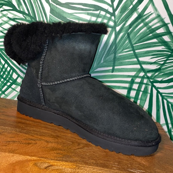 UGG 1005062 Black Bailey Bow Sheepskin Boots Women’s 10 - Picture 7 of 10